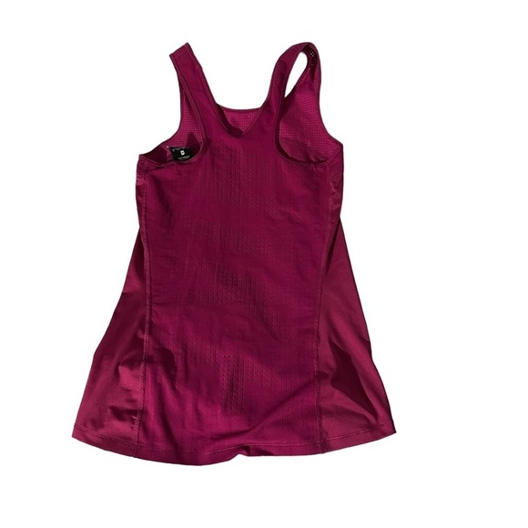 Nike Pro Hypercool women's size XS maroon tank top - Picture 2 of 3